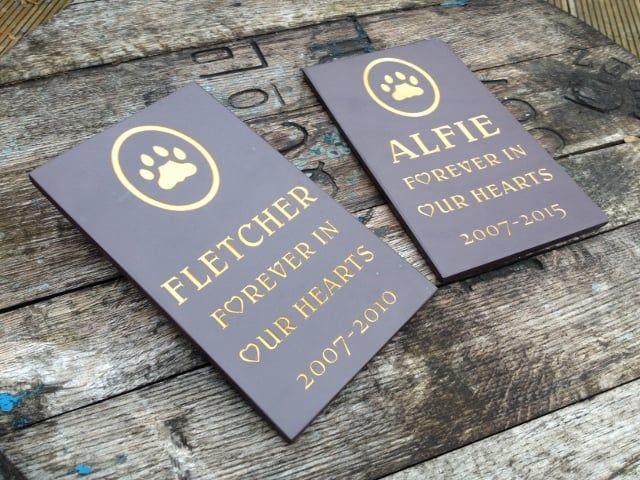 Dog Cat Memorial With Paw Print